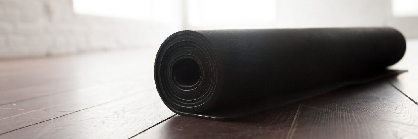 Premium Nachhaltige Yogamatte aus Naturkautschuk „BLACK MAT“